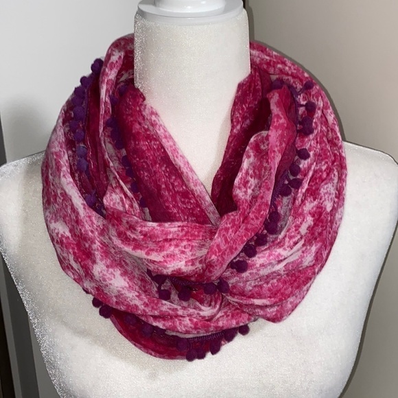 American Eagle Pink Purple Tie Dye Artsy Bohemian Pom Pom Tassels Infinity Scarf - Picture 2 of 16